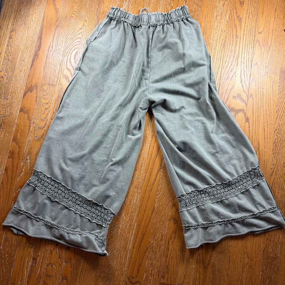 Easel Los Angeles Olive Green Crochet Lace Wide Leg Crop Pants Womens Medium - Picture 7 of 11